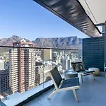 Luxuriuous 1 Bedroom In 16 On Bree