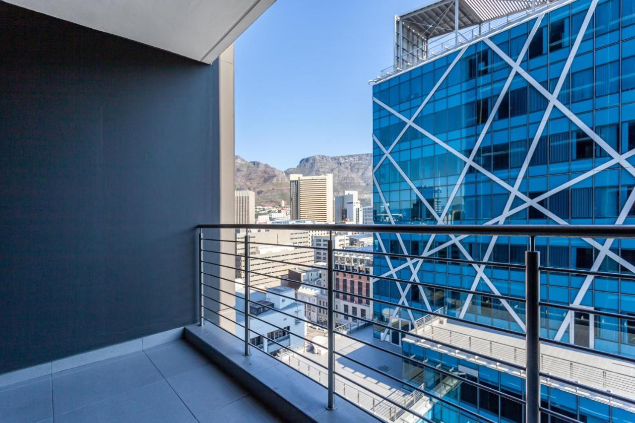 Luxuriuous 1 Bedroom In 16 On Bree Apartment *