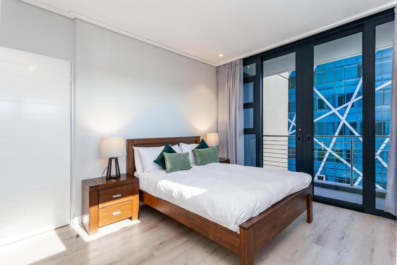 Luxuriuous 1 Bedroom In 16 On Bree