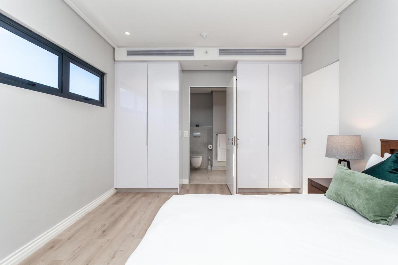 Luxuriuous 1 Bedroom In 16 On Bree Cape Town