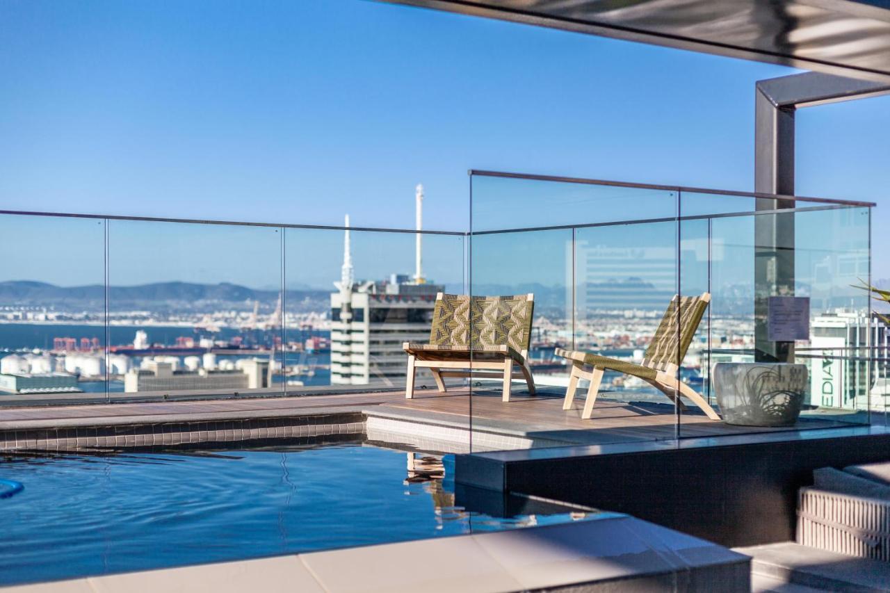 Luxuriuous 1 Bedroom In 16 On Bree Apartment