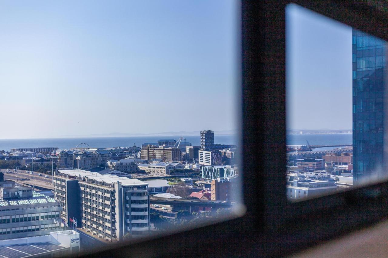 Luxuriuous 1 Bedroom In 16 On Bree Cape Town