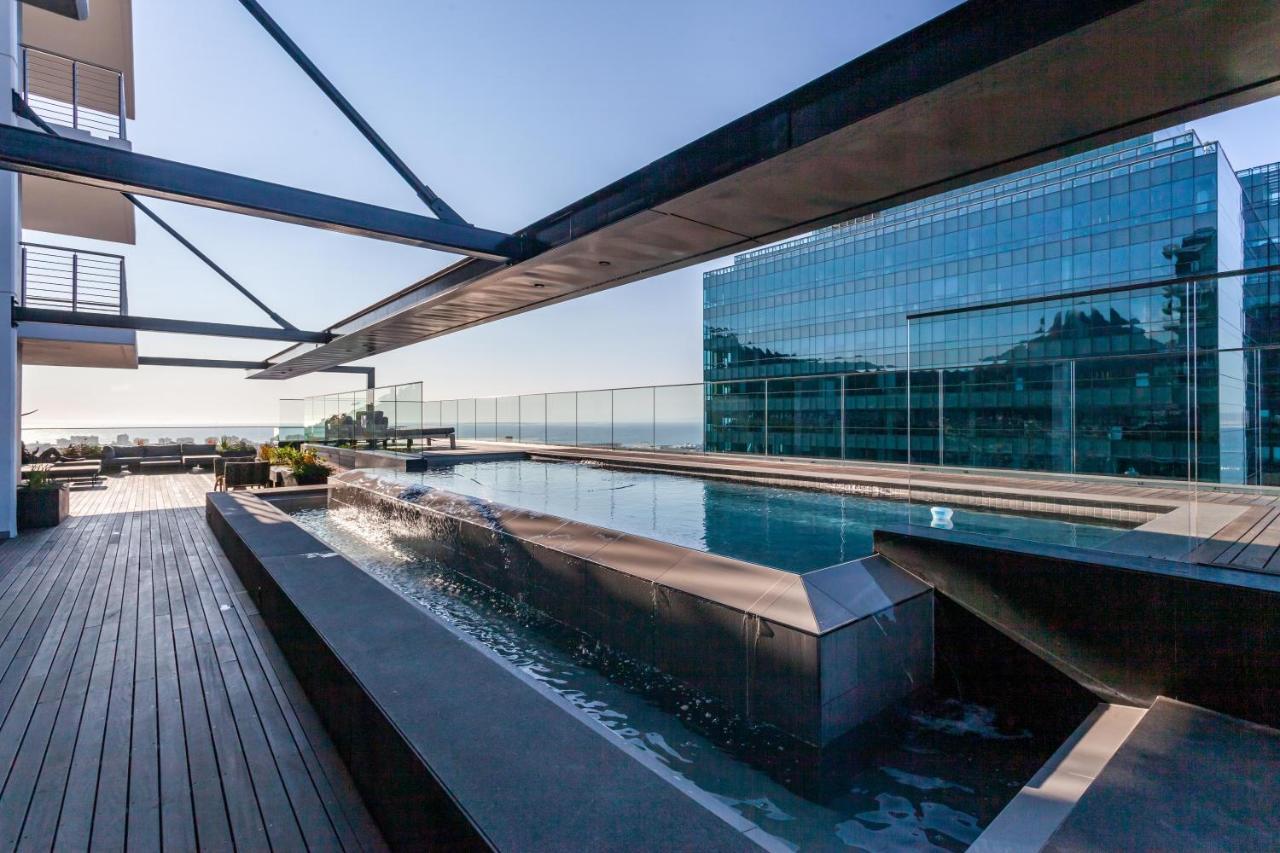 Luxuriuous 1 Bedroom In 16 On Bree Cape Town